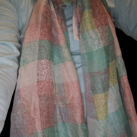 Multicolor Scarf - Picture 5 of 6